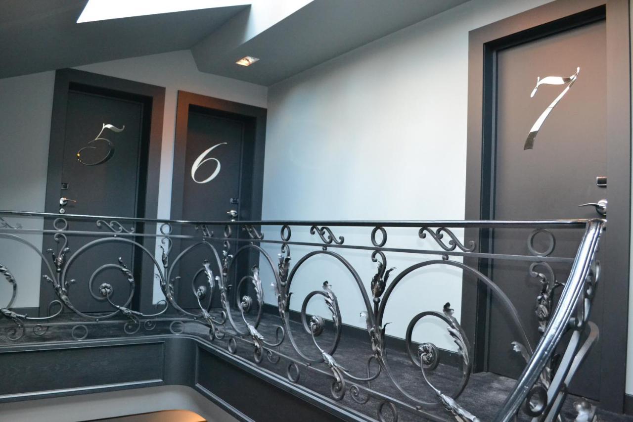 Hotel Odette En Ville 익셀레스 외부 사진