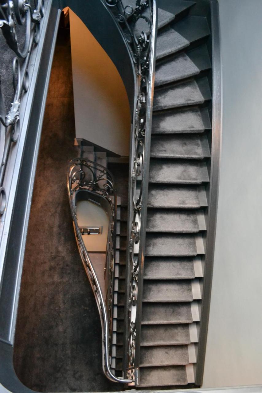 Hotel Odette En Ville 익셀레스 외부 사진