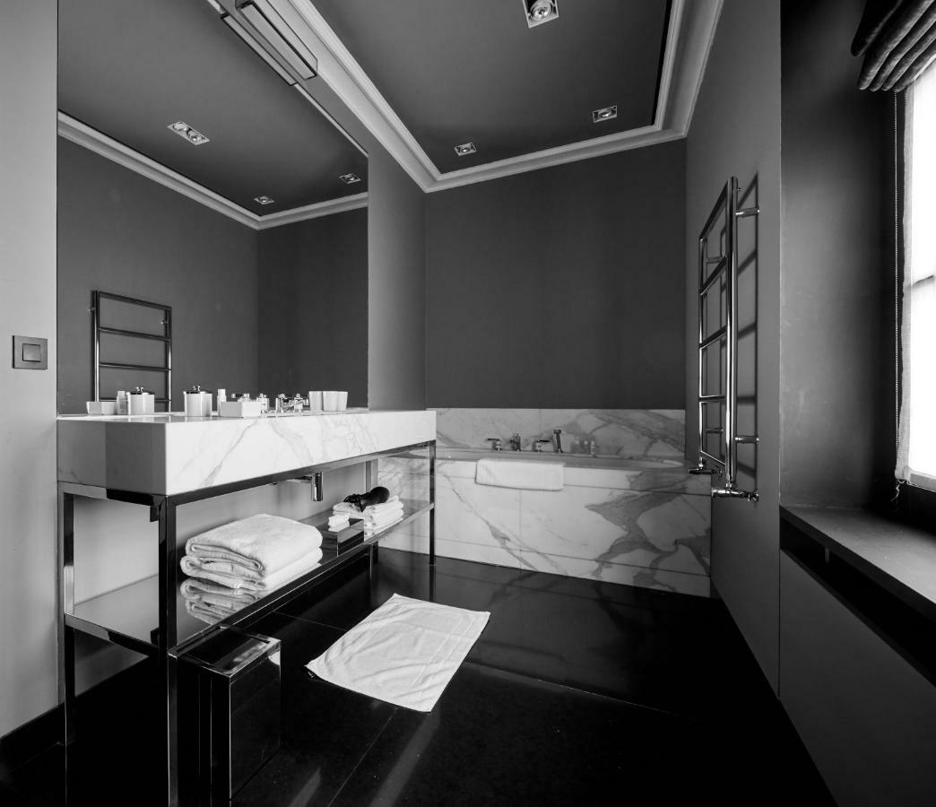 Hotel Odette En Ville 익셀레스 외부 사진