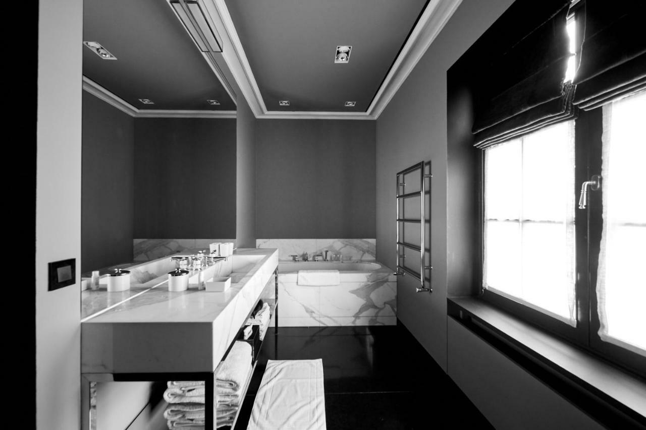 Hotel Odette En Ville 익셀레스 외부 사진