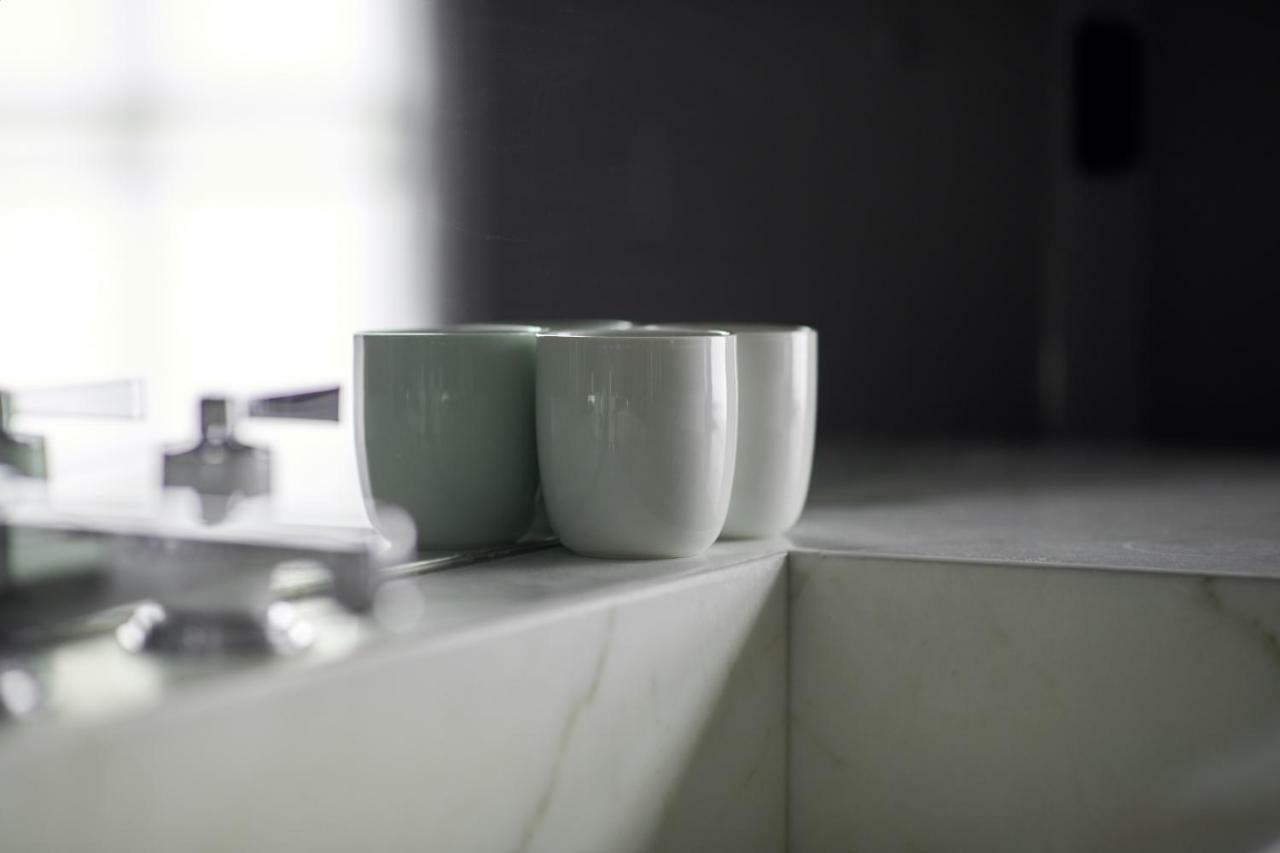 Hotel Odette En Ville 익셀레스 외부 사진