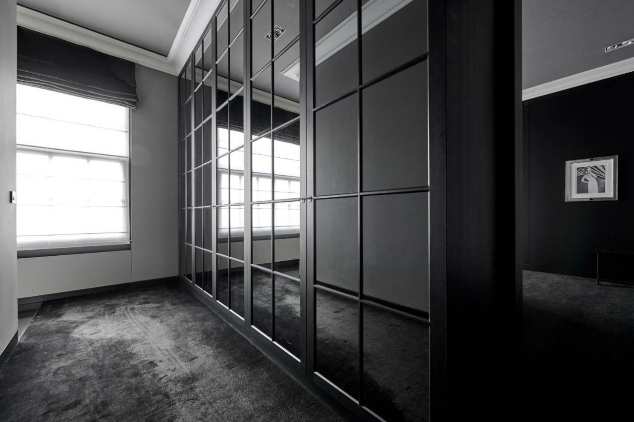 Hotel Odette En Ville 익셀레스 외부 사진