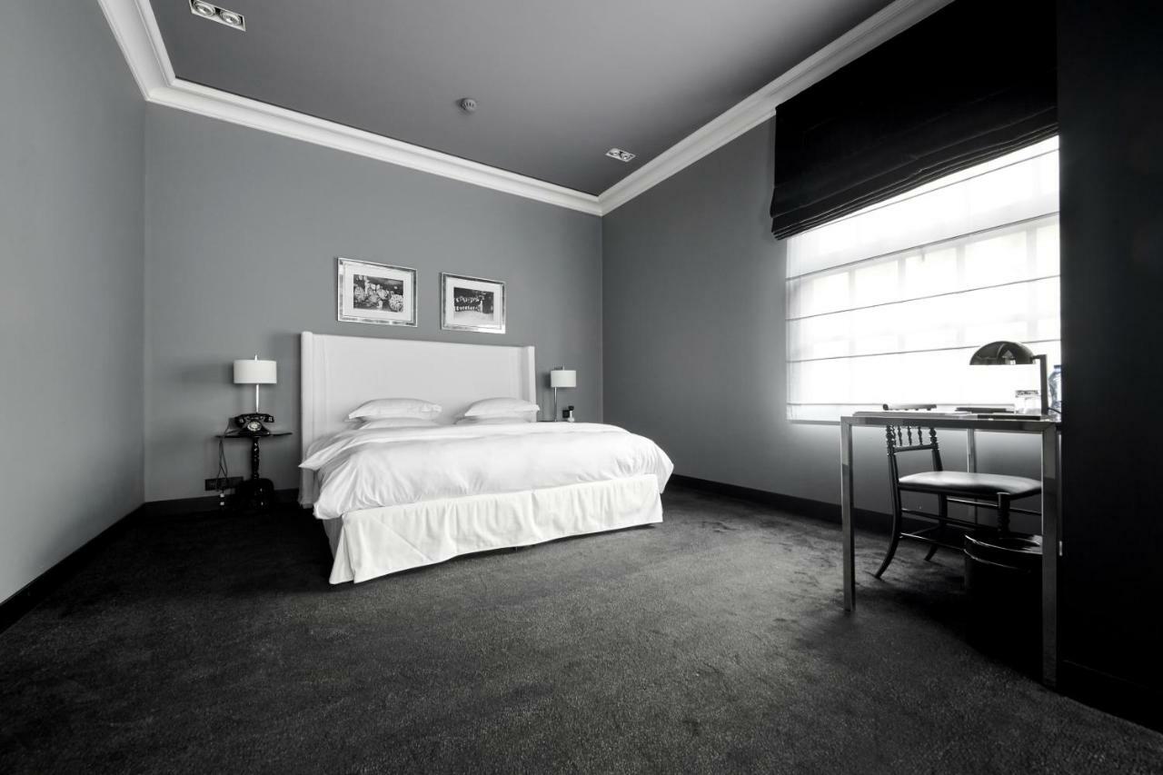 Hotel Odette En Ville 익셀레스 외부 사진