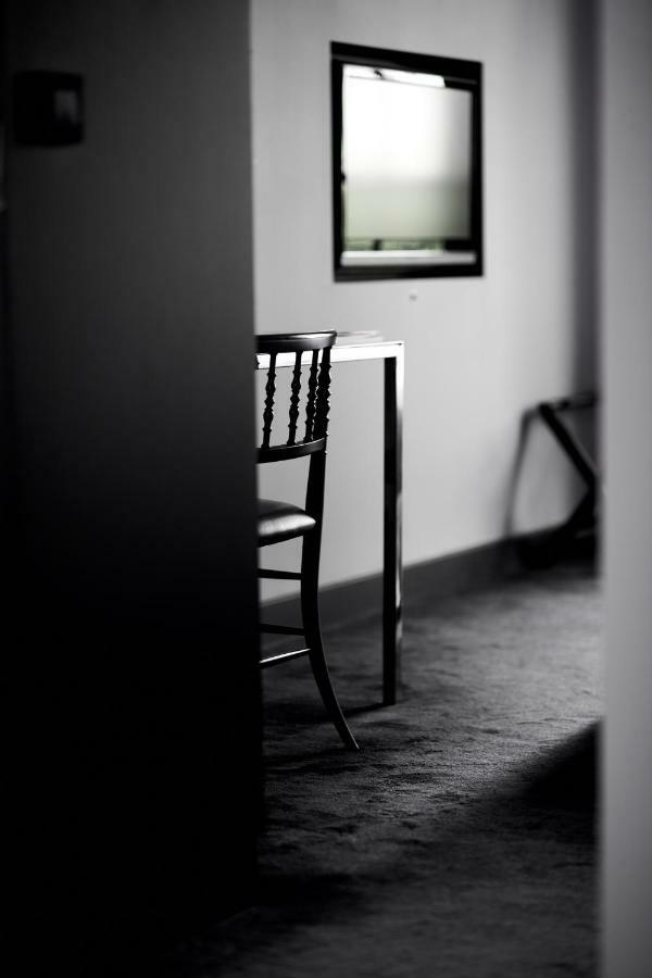 Hotel Odette En Ville 익셀레스 외부 사진