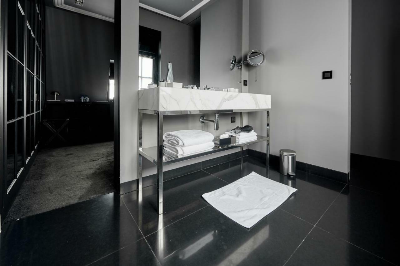 Hotel Odette En Ville 익셀레스 외부 사진