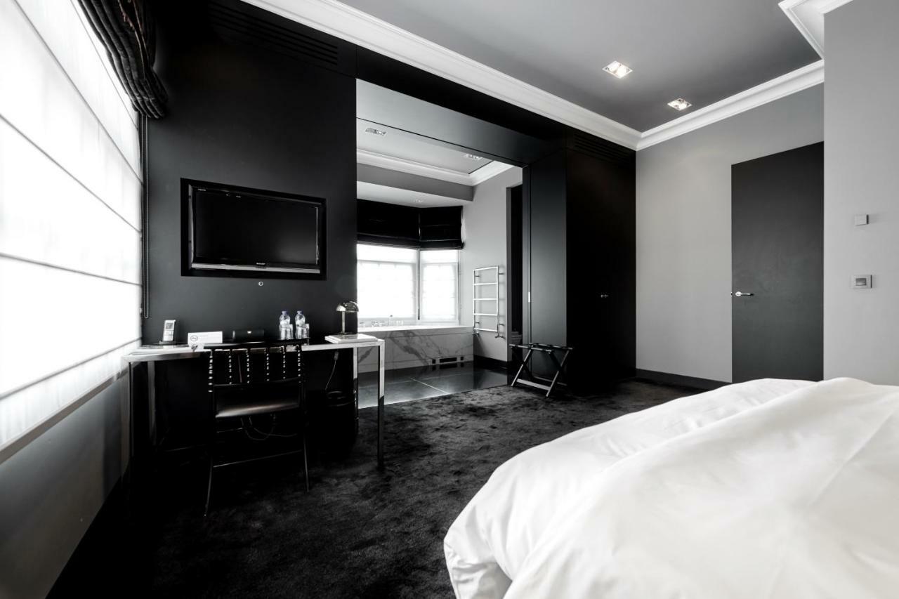 Hotel Odette En Ville 익셀레스 외부 사진