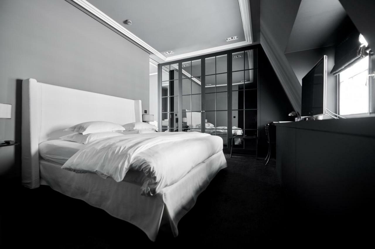 Hotel Odette En Ville 익셀레스 외부 사진