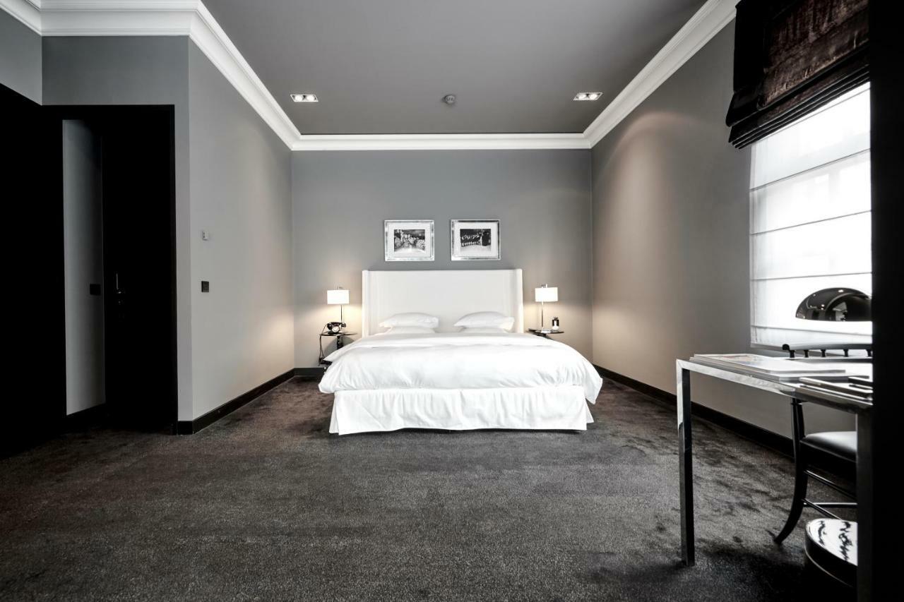 Hotel Odette En Ville 익셀레스 외부 사진