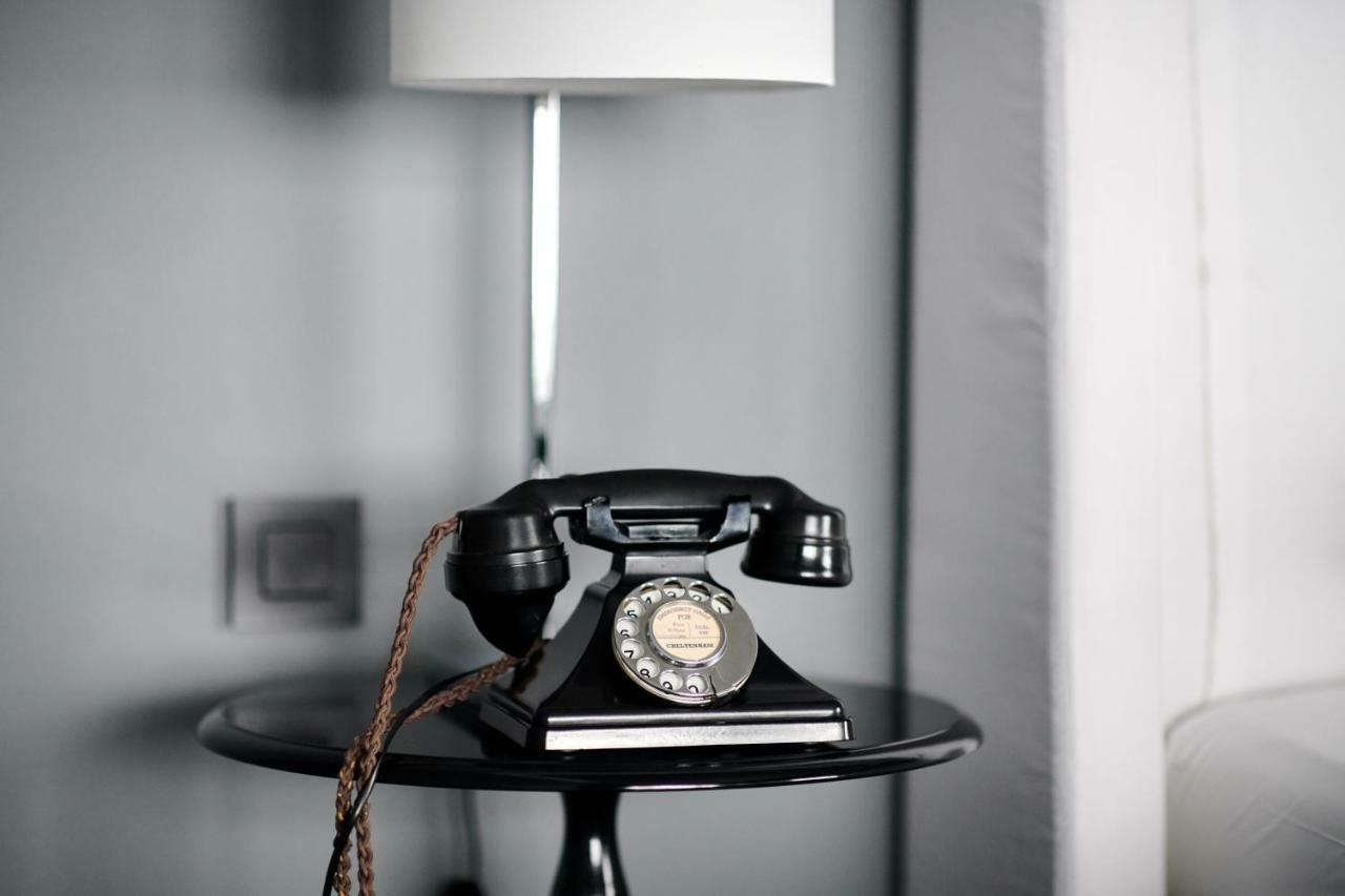 Hotel Odette En Ville 익셀레스 외부 사진