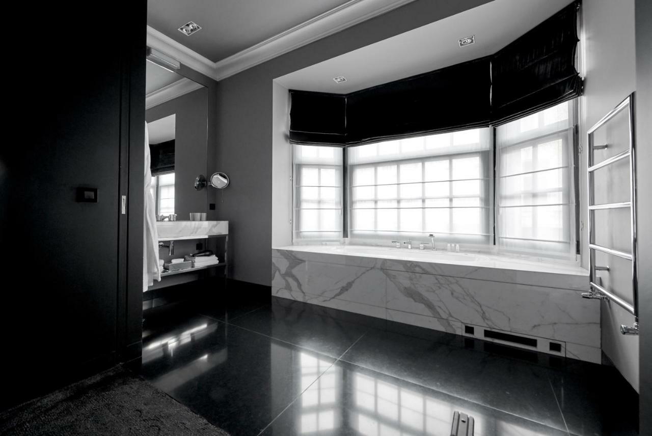 Hotel Odette En Ville 익셀레스 외부 사진